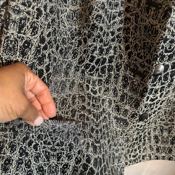 Jones New York Embossed Jacket - Picture 4 of 6